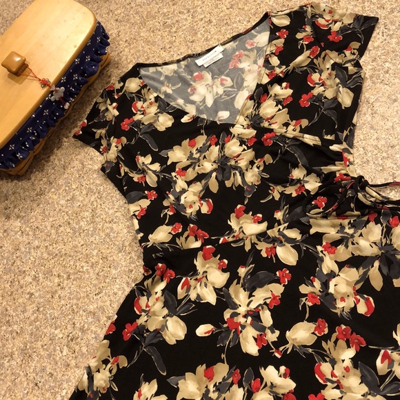 Van Heusen Dresses & Skirts - Van Heusen Floral Dress  Red, Tan, Gray and Black 4